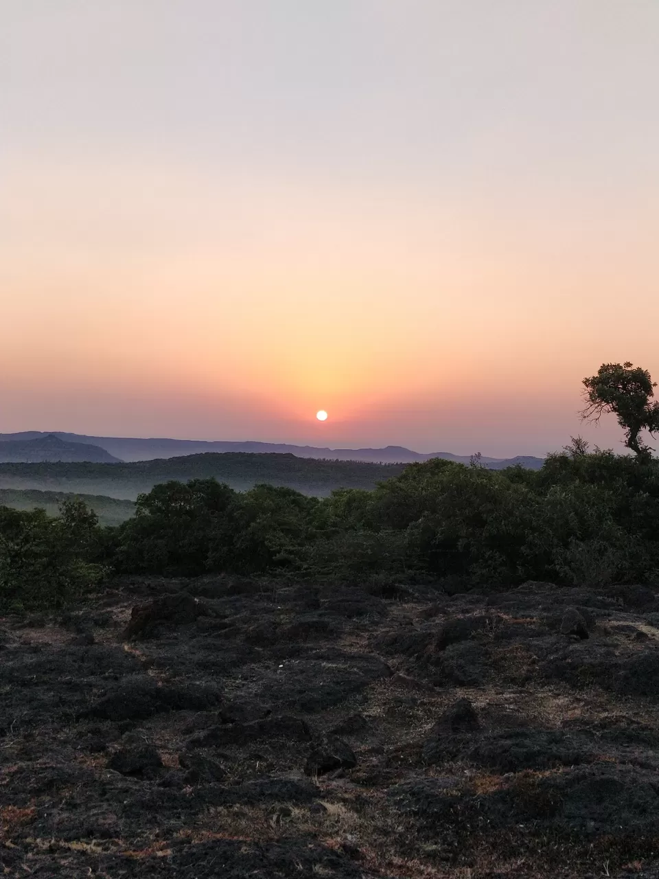Photo of Wilson Point of Sunrise, Mahabaleshwar, Maharashtra, India by Komal Patel