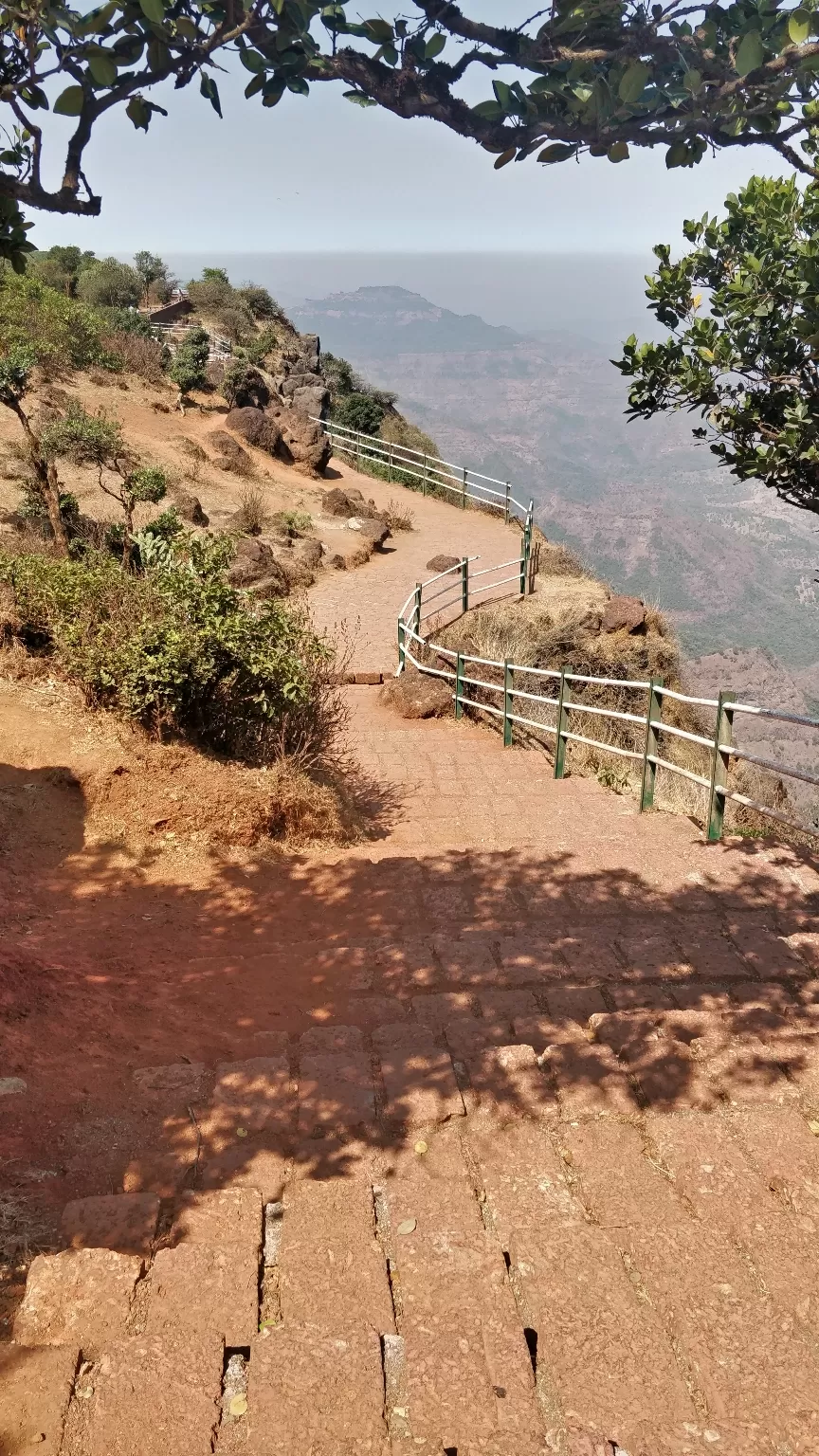 Photo of Wilson Point of Sunrise, Mahabaleshwar, Maharashtra, India by Komal Patel