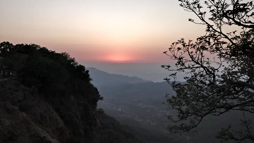 Photo of Wilson Point of Sunrise, Mahabaleshwar, Maharashtra, India by Komal Patel