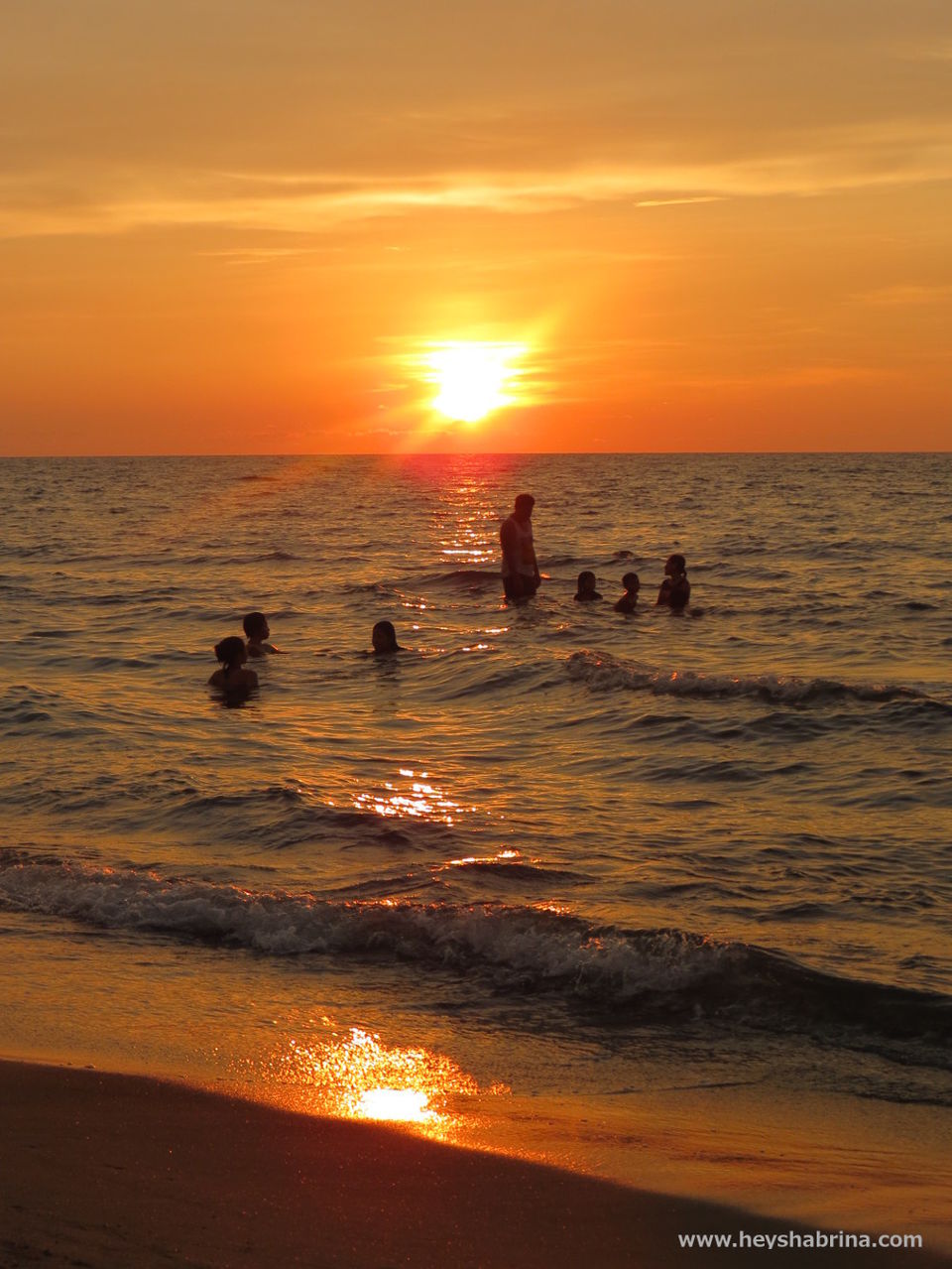 Photo of La Union: The Surfing Capital Of Philippines 4/5 by Shabrina Koeswologito