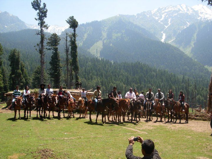 Photo of The Hellsome Trip to Kashmir (Heaven on Earth) #travelfails 2/2 by Rajshree Poddar