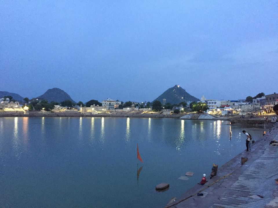 Photo of Savitri Temple Trail, Pushkar, Rajasthan, India by Shivani