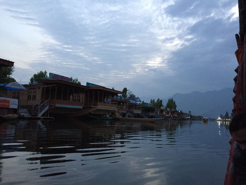Photo of Dal Lake, Srinagar by Shivani