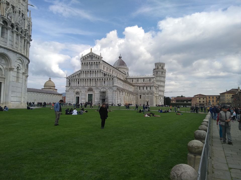 Photo of Piazza del Duomo, Piazza del Duomo, Pisa, Province of Pisa, Italy by Mustafa Shahid