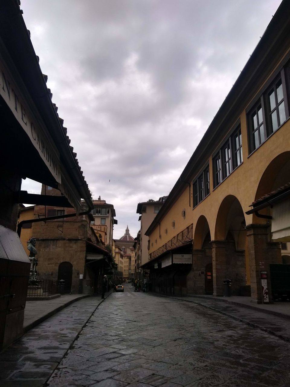 Photo of Ponte Vecchio, Ponte Vecchio, Florence, Metropolitan City of Florence, Italy by Mustafa Shahid