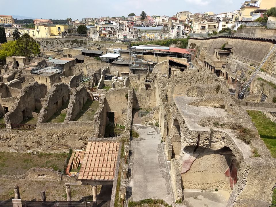 Photo of Naples, Metropolitan City of Naples, Italy by Mustafa Shahid