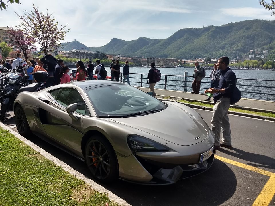Photo of Lake Como, Italy by Mustafa Shahid