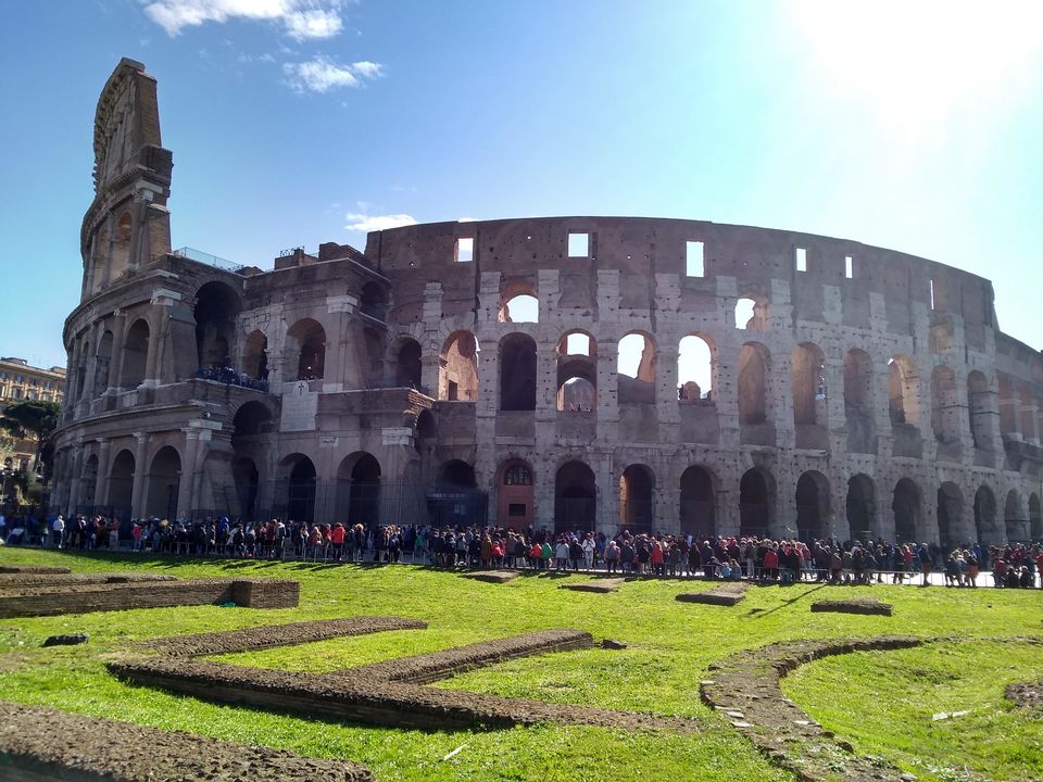 Photo of Piazza del Colosseo, Rome, Metropolitan City of Rome, Italy by Mustafa Shahid