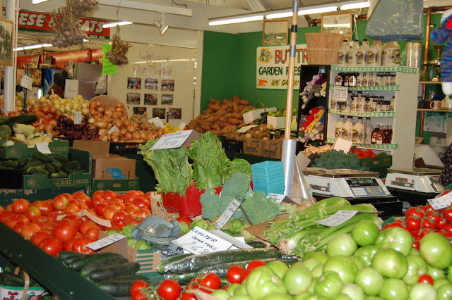 Photo of Hamilton's Farmer's Market, Jackson Square, Canada by Holly