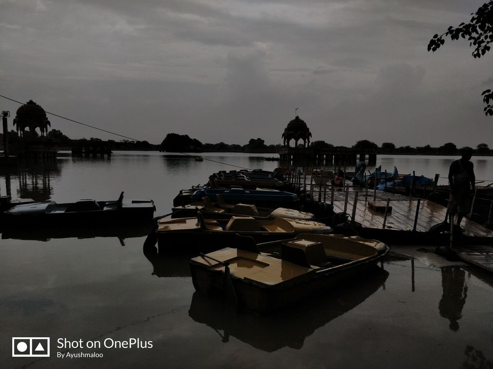 Photo of Gadi Sagar Lake, Postal Colony, Jaisalmer, Rajasthan by ayush maloo