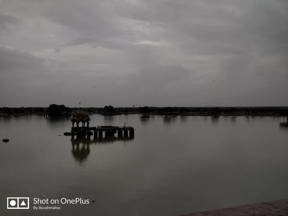 Photo of Gadi Sagar Lake, Postal Colony, Jaisalmer, Rajasthan by Thesundaytraveller
