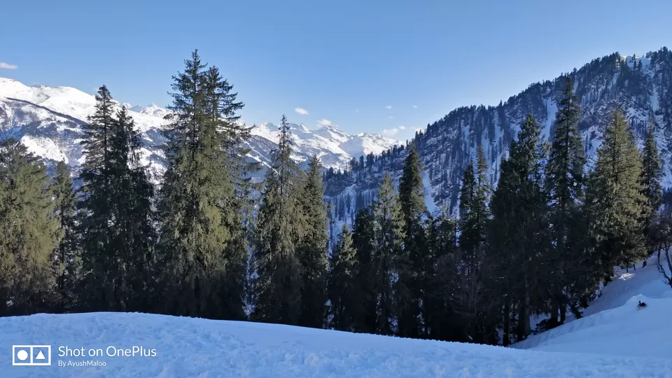Photo of Solang Valley, Burwa, Himachal Pradesh, India by Thesundaytraveller