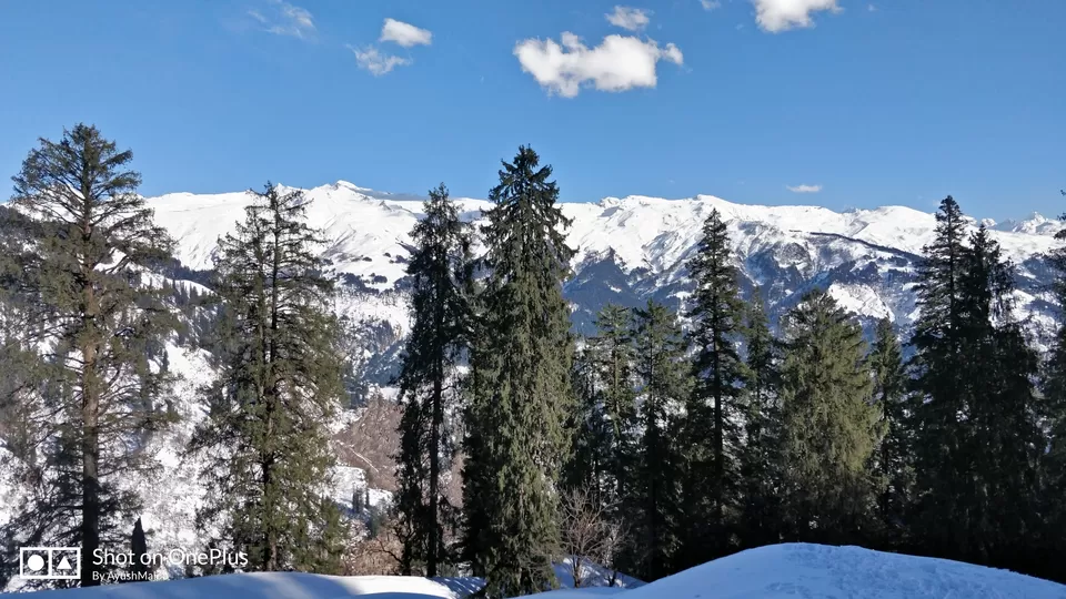 Photo of Solang Valley, Burwa, Himachal Pradesh, India by Thesundaytraveller