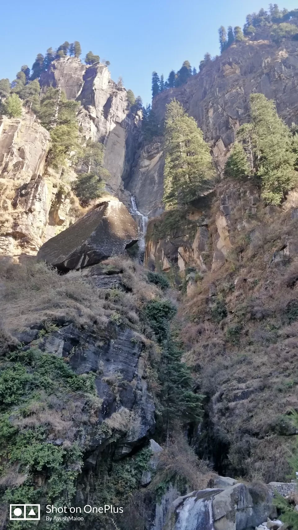 Photo of Jogini Waterfall, Manali, Himachal Pradesh, India by Thesundaytraveller