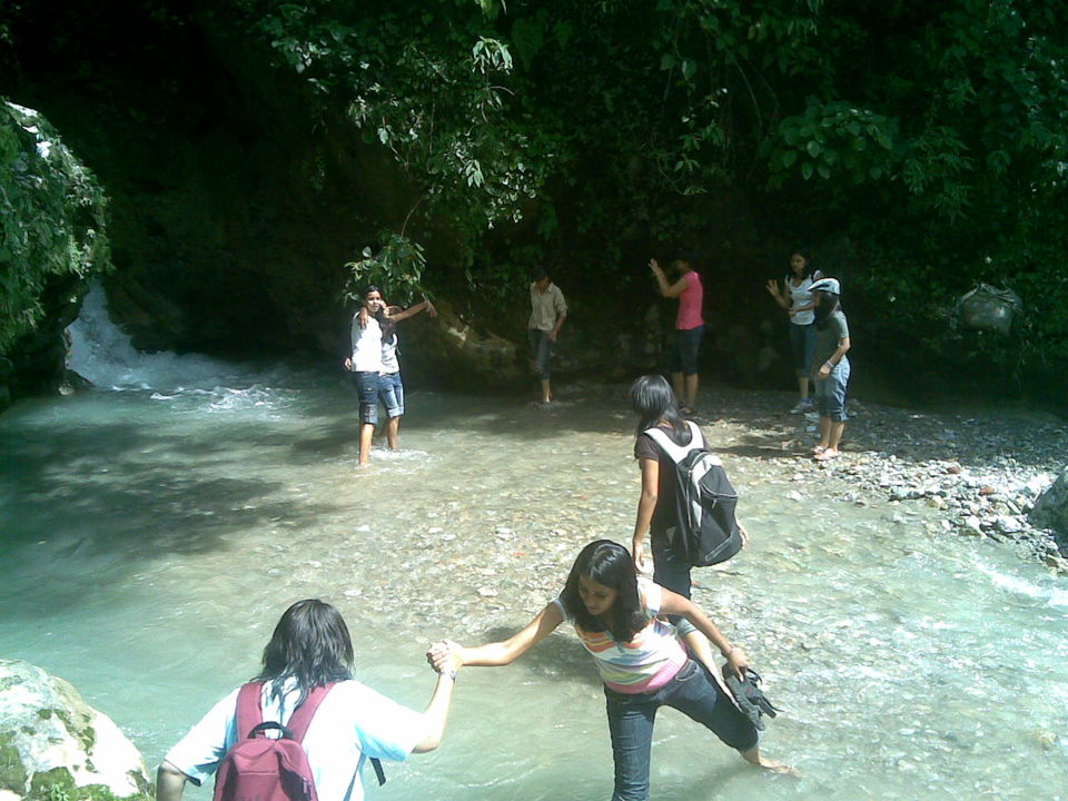 Photo of Bhatta Fall, Bhatta Gaon, Mussoorie, Uttarakhand, India by Smiti Maini
