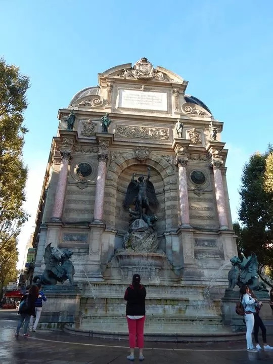 Photo of Fontaine Saint-Michel, Place Saint-Michel, Paris, France by Smiti Maini