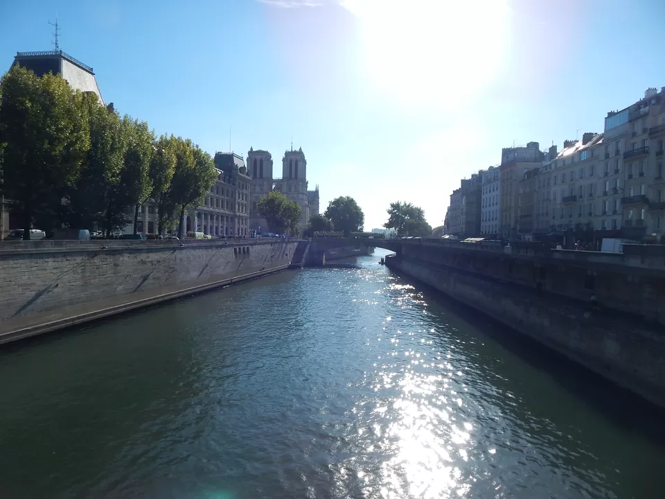 Photo of Seine, Paris by Smiti Maini