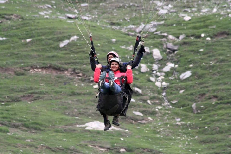 Photo of PARAGLIDING AT ROHTANG PASS MANALI by megha jaswal