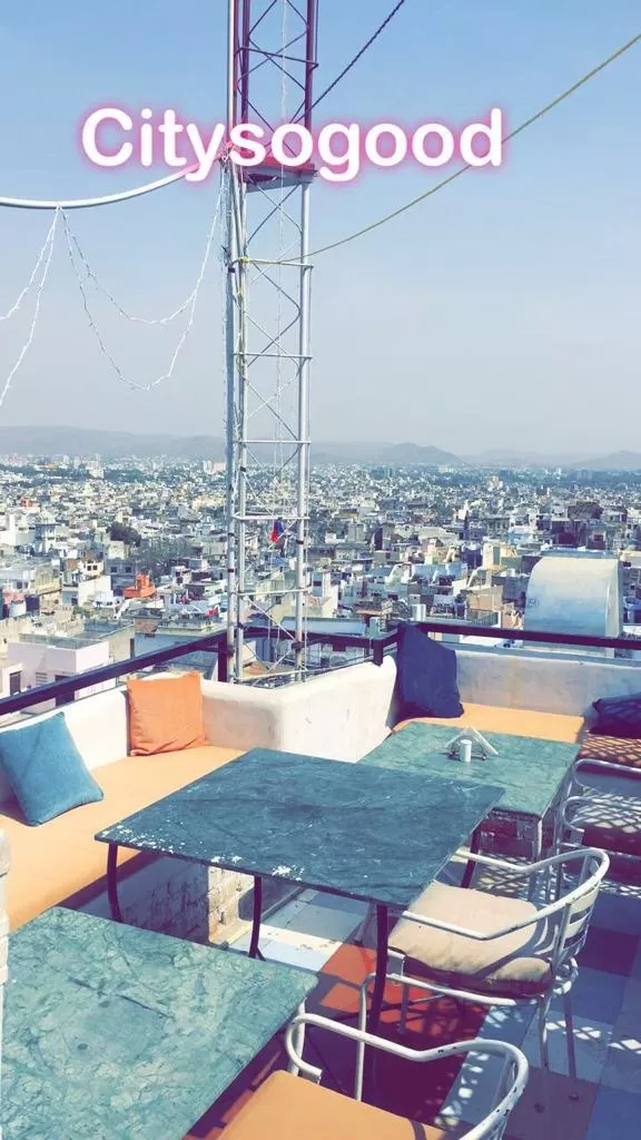 Photo of Banjara Hostel, Jagdish Chowk, Udaipur, Rajasthan, India by Lovjeet Babbar