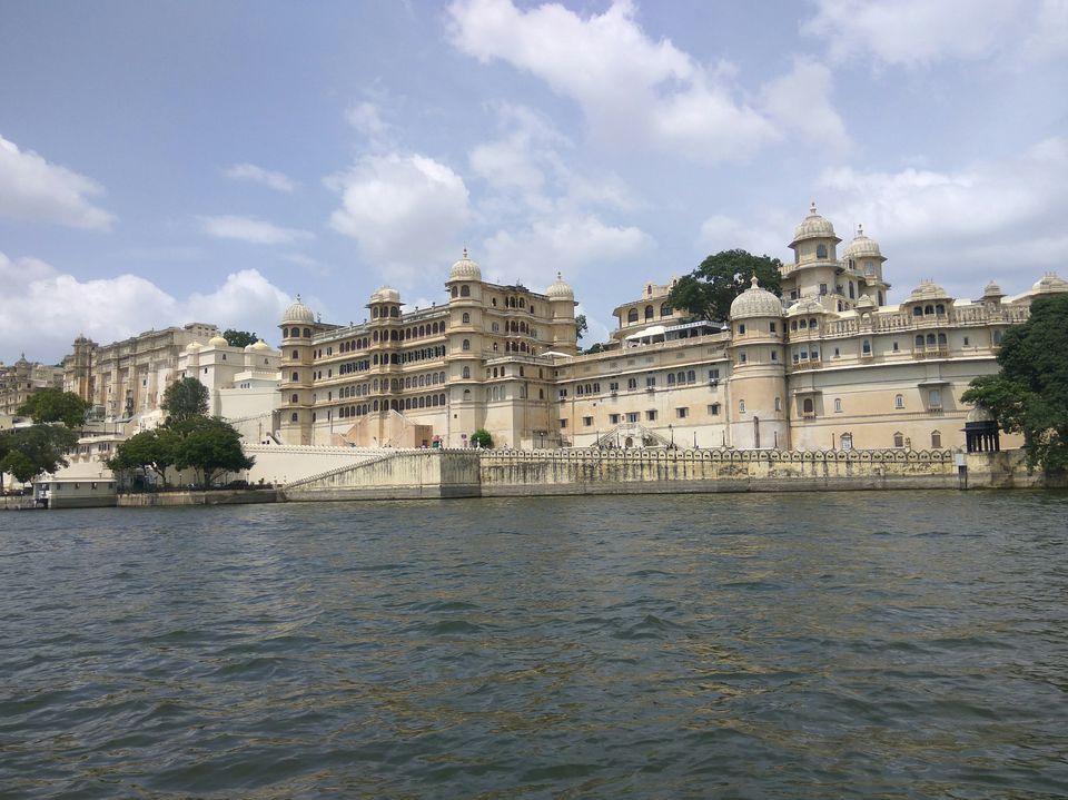 Photo of Fateh Sagar Road, Moti Magri Scheme, Zinc Park, Udaipur, Rajasthan, India by Nandini Ramesh
