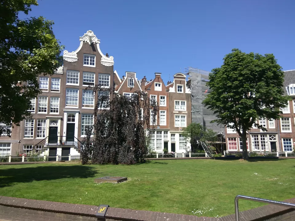 Photo of Begijnhof, Amsterdam, Netherlands by Nandini Ramesh