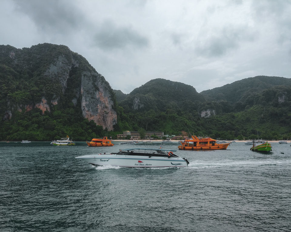 Photo of Ko Phi Phi Don, Ao Nang, Mueang Krabi District, Krabi, Thailand by Devyani Gupta