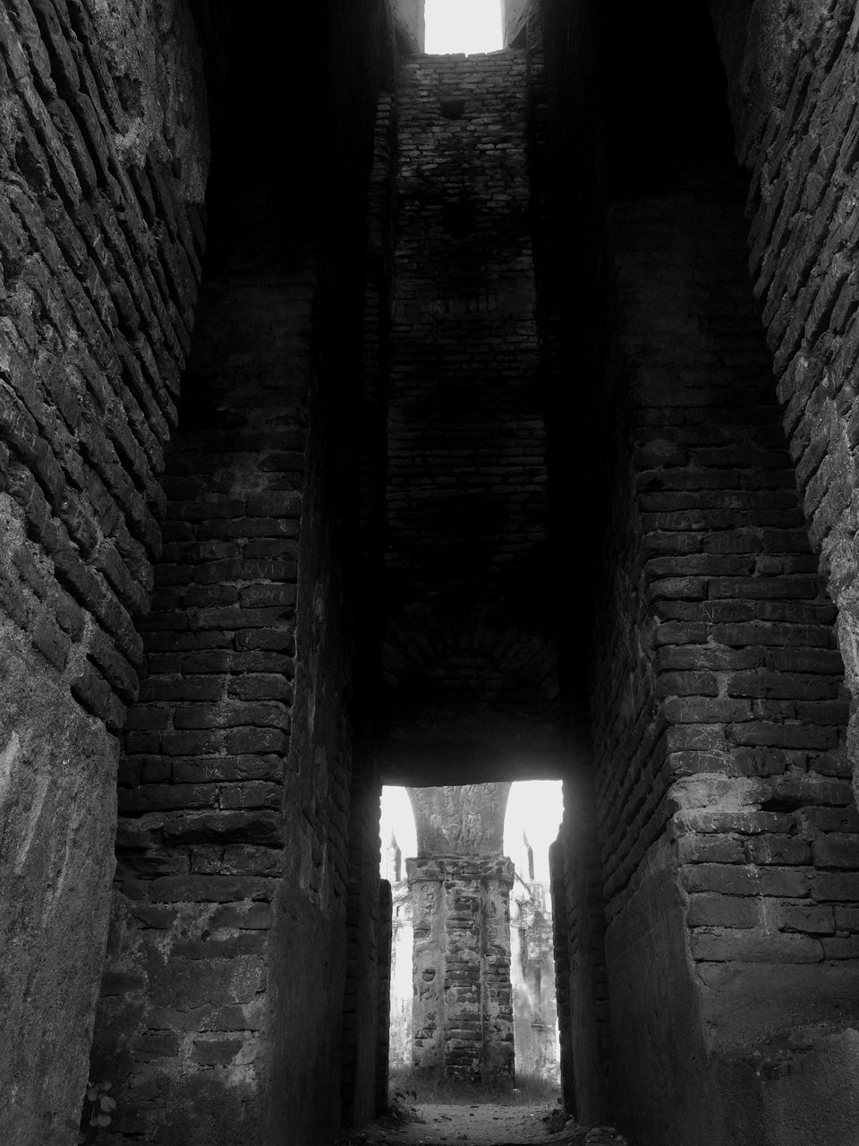 Photo of The submerging church- Shettihalli 6/10 by Thejus- Lost Maps
