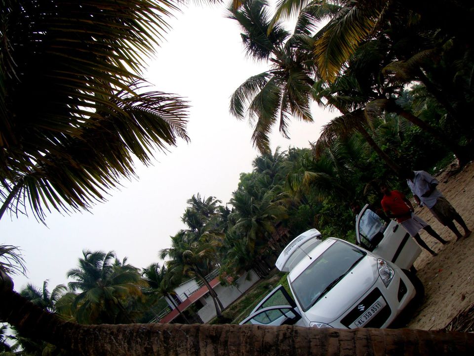 Photo of Marari Beach, Alleppey- Kerala! A destination for awesome sea food and sunrise. by Thejus- Lost Maps