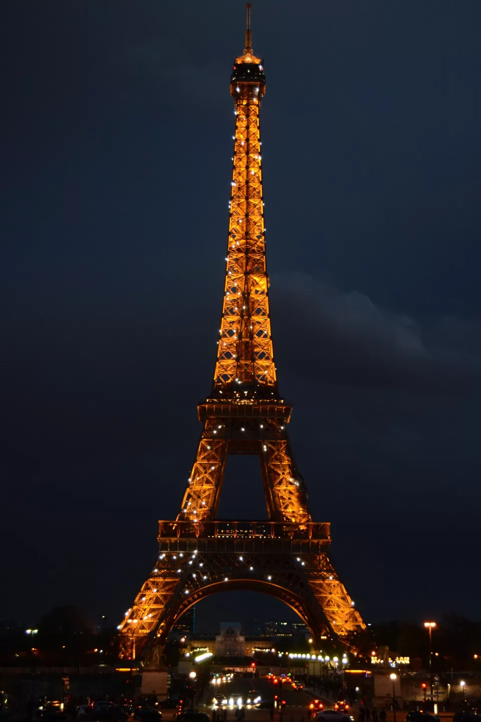 Photo of Arc de Triomphe, Paris, France by Shubhangi