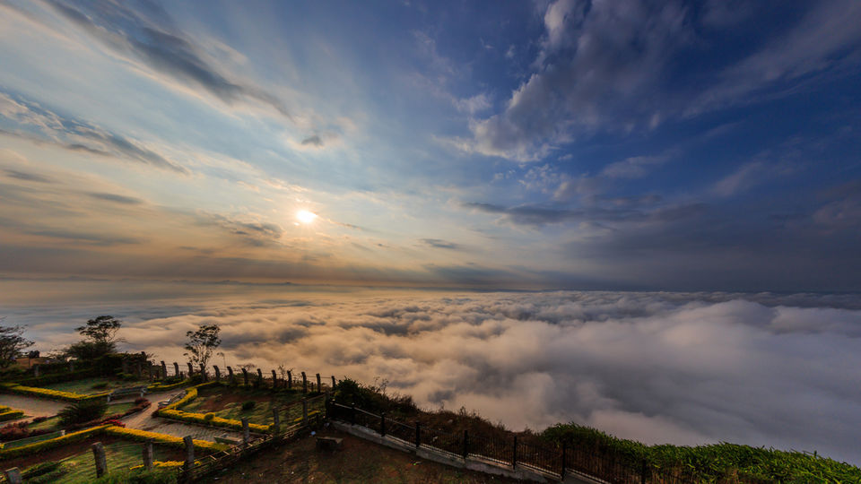 Photo of Nandi Hills, Karnataka, India by Hiran Mayi