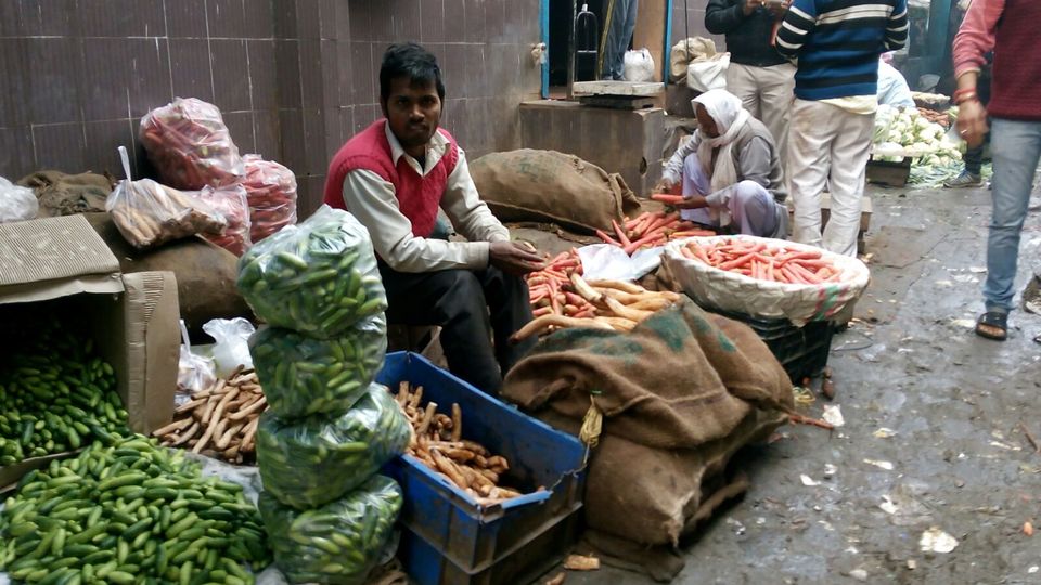 Photo of Azadpur Subzi Mandi – Asia's largest wholesale fruits and vegetables market 20/46 by Travellian.in
