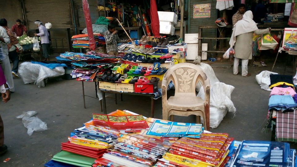 Photo of Azadpur Subzi Mandi – Asia's largest wholesale fruits and vegetables market 44/46 by Travellian.in