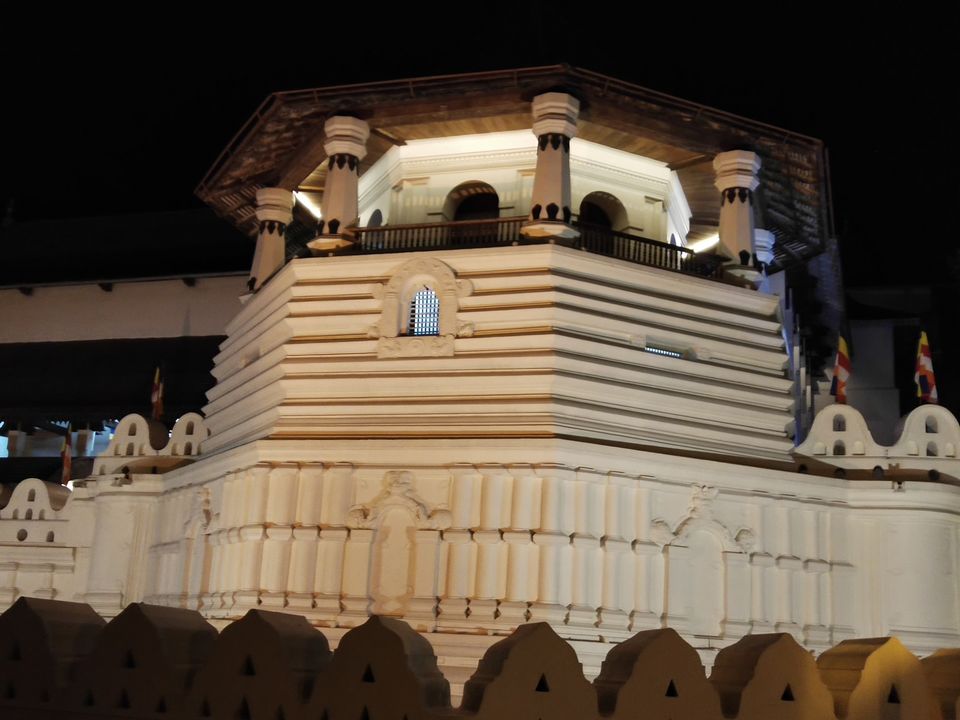 Photo of Temple of the Sacred Tooth Relic, Sri Dalada Veediya, Kandy, Sri Lanka by Kiran Shriyan