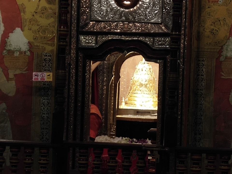 Photo of Temple of the Sacred Tooth Relic, Sri Dalada Veediya, Kandy, Sri Lanka by Kiran Shriyan