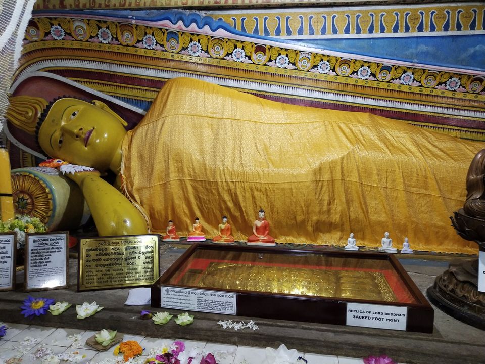 Photo of Temple of the Sacred Tooth Relic, Sri Dalada Veediya, Kandy, Sri Lanka by Kiran Shriyan