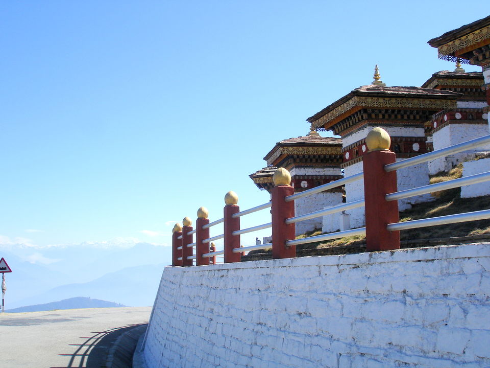 Photo of Dochula Chorten by Avanija Sundaramurti