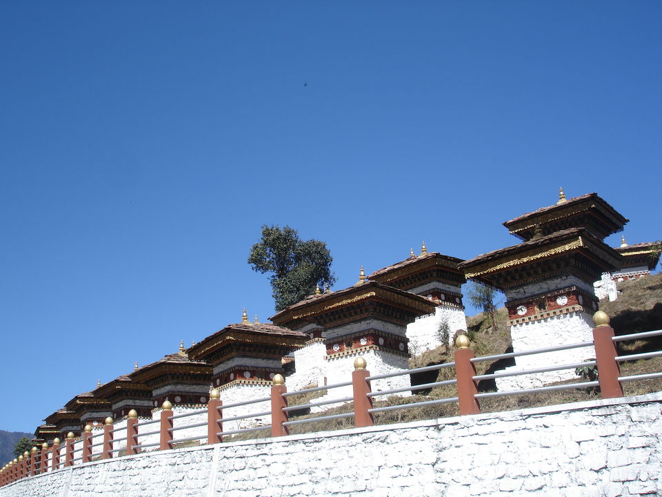 Photo of Dochula Chorten by Avanija Sundaramurti