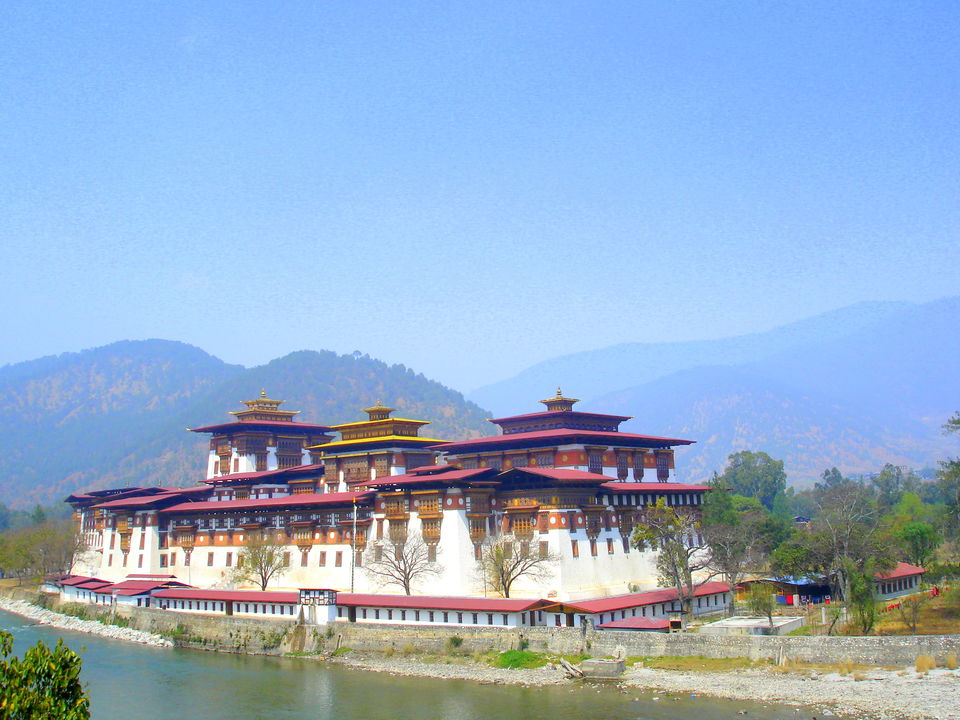 Photo of Punakha Dzong by Avanija Sundaramurti