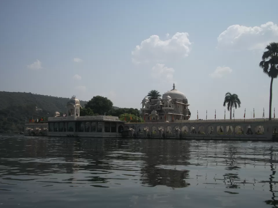 Photo of Jagmandir Island Palace, Udaipur, Rajasthan, India by Samantha Mascarenhas