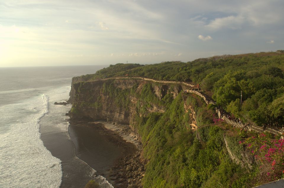 Photo of Uluwatu Temple, Pecatu, Badung Regency, Bali, Indonesia by Samantha Mascarenhas