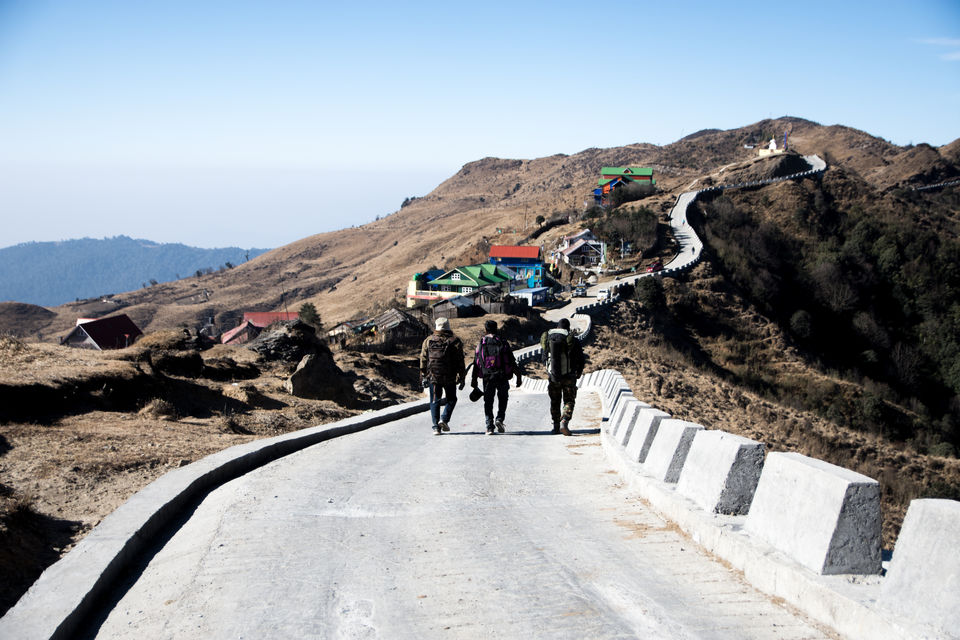 Photo of Sandakphu trek with unknown travellers by Rupam Chaudhuri