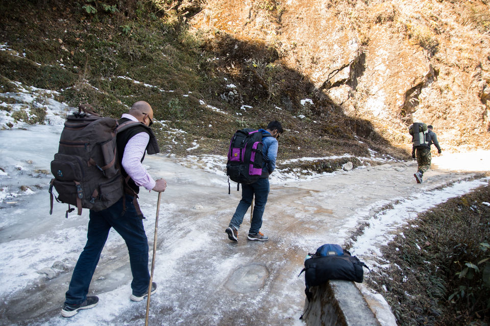 Photo of Sandakphu trek with unknown travellers by Rupam Chaudhuri