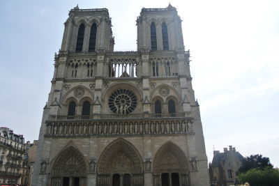 Photo of Notre Dame Cathedral, Parvis Notre-Dame - place Jean-Paul-II, Paris, France by Kayli Olson
