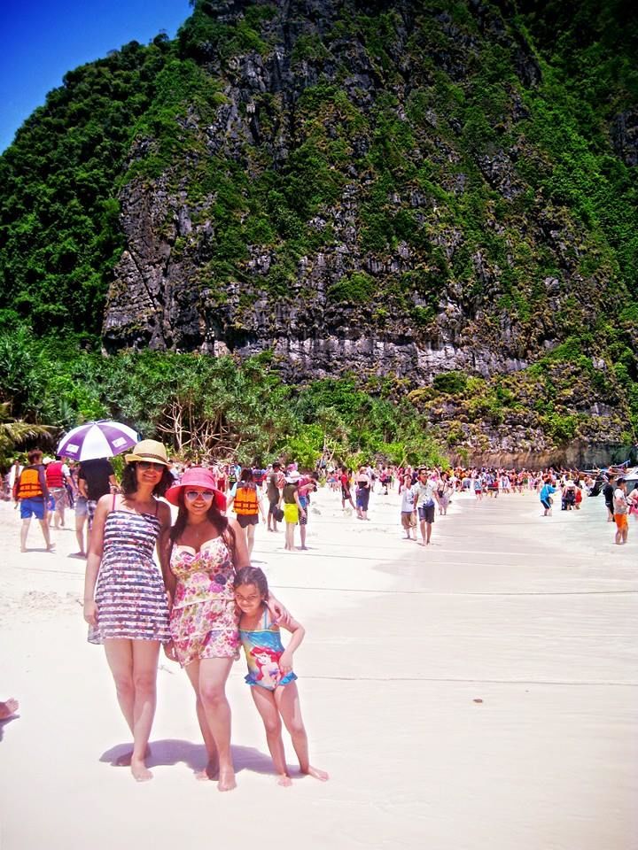 Photo of krabi island and bangkok thailand by Naghma Naushad