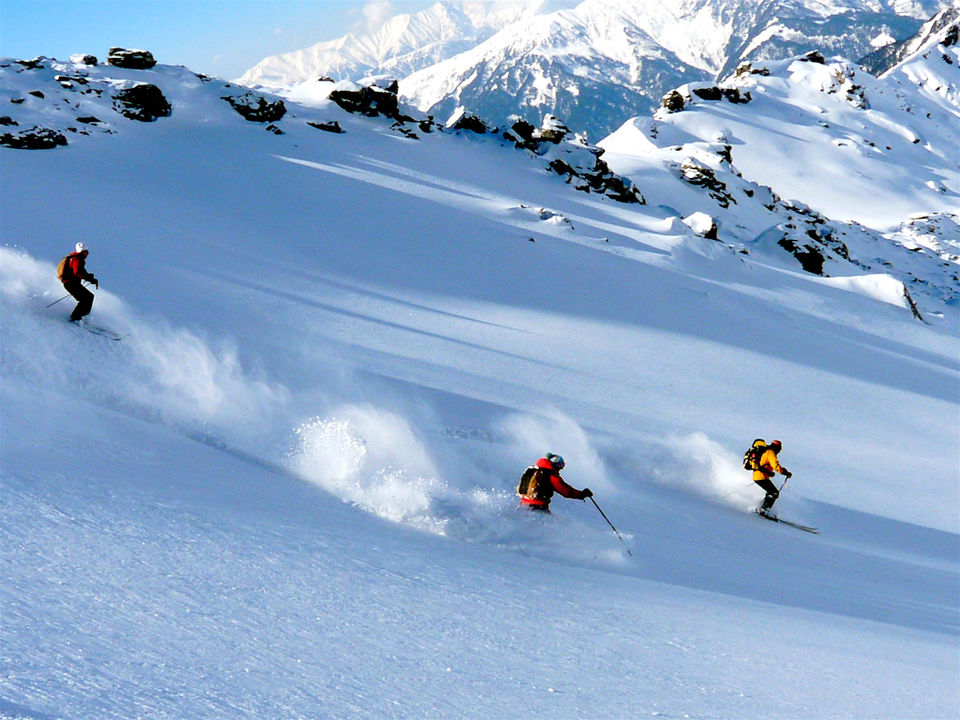 Photo of Skiing,trekking and more at the world's second highest located resort in the Himalayas! by Neha Bhise Sadalge