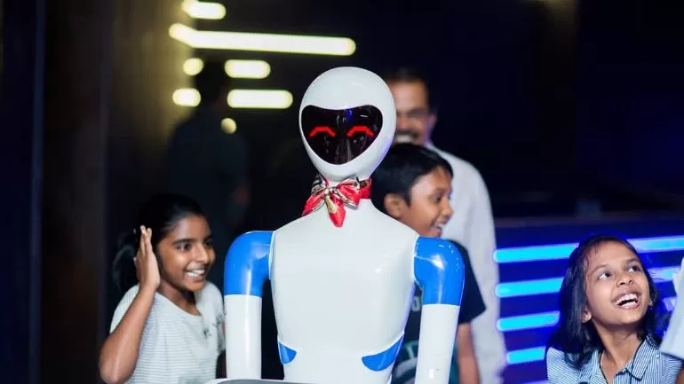Photo of This Restaurant In Chennai Has Robots Serving You Food And Communicating In Tamil and English! by Neha Bhise Sadalge