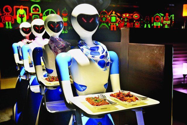 Photo of This Restaurant In Chennai Has Robots Serving You Food And Communicating In Tamil and English! by Neha Bhise Sadalge