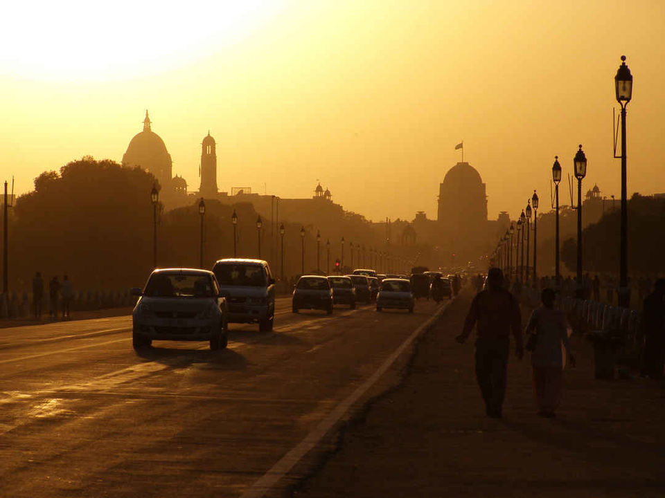 Photo of AQI India Reports Delhi Being Engulfed in Dangerous Levels of Pollution & Smog On Diwali Day by Neha Bhise Sadalge