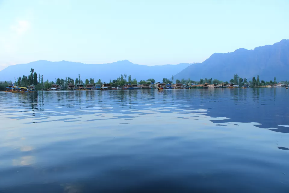 Photo of Dal Lake, Srinagar by Amisha Shah