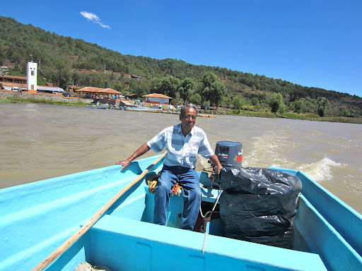 Photo of Lago de Patzcuaro/Lake Patzcuaro 8/43 by Dianne